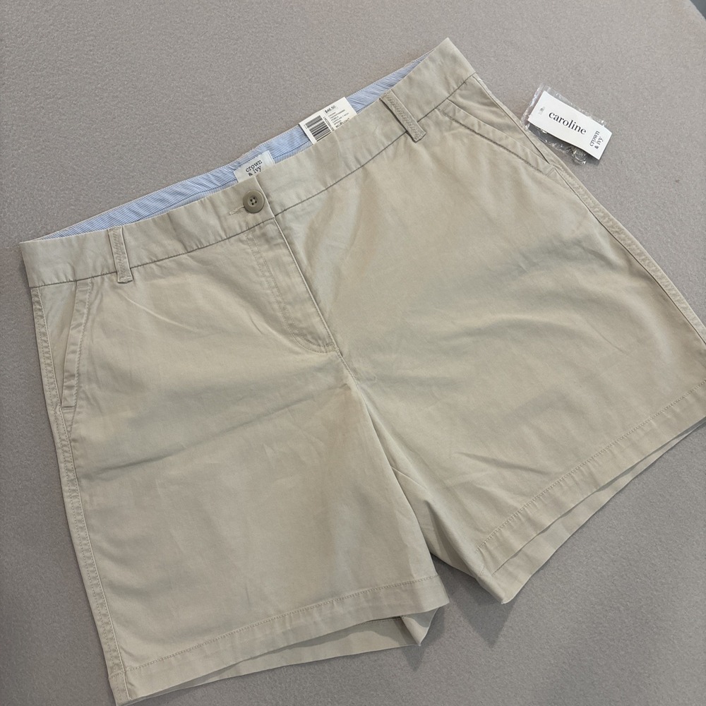 NWT Crown & Ivy 14 CAROLINE‎ KHAKI Shorts Women's SOFT Fast Shipping MSRP $46